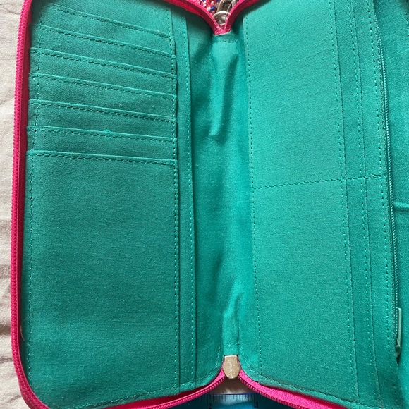 America and Beyond Wristlet - Picture 2 of 4